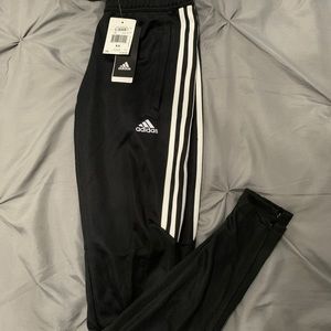 Woman’s Adidas joggers